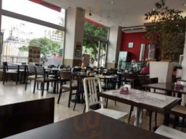 Ronas Café inside
