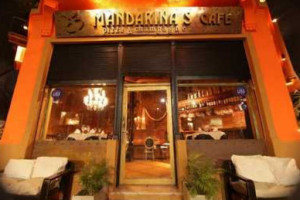 Mandarina's Cafe Pizza y Champagne outside