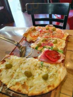 La Vicca Tienda De Pizza (cabrera) food