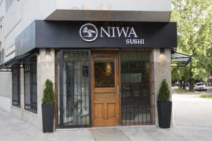 Niwa Sushi outside