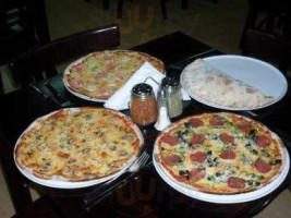 Pizza Piero food