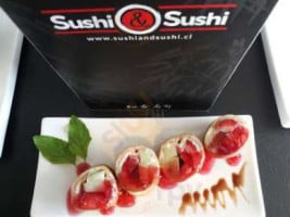 Natsumi Sushi Rolls inside