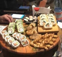 Only Sushi Concón food