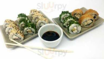 Sumo Rolls Sushi food