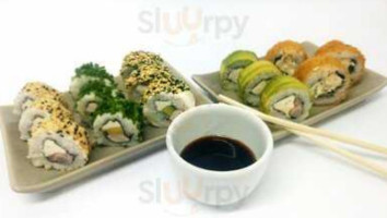 Sumo Rolls Sushi food