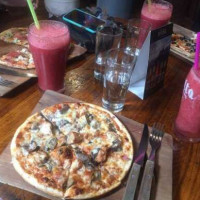 Blueys Chillout Pizza food