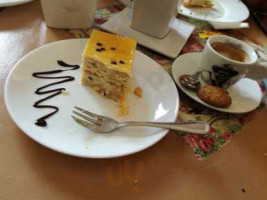 Canelé food