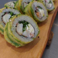 Inu Sushi food