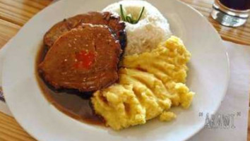 Bodega Café Arawi food