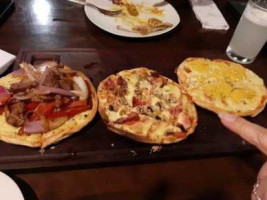Piazza- Restobar Pizzeria food