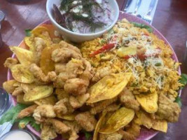 El Muellecito De Percy food