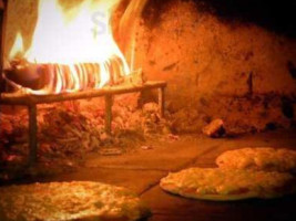 El Bizarro Pizzerias Y Restobar En Cusco food