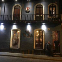 The Red Lion - Arequipa inside
