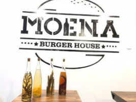 Moena Burger House food