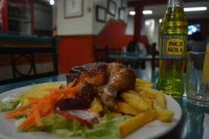 Pollos Bolívar D' Húsares food