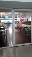 Gianluca Restaurante Y Bar inside