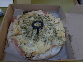 Center Pizza food