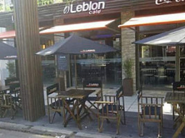Leblon Cafe y Pasteleria Artesanal inside