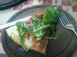 Tonno Pizza & Cafe food