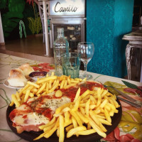 Camilo Pizzeria Cafe food
