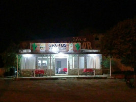 Cactus Comedor outside