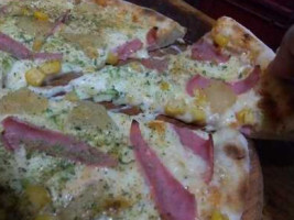 Samu Pizza food