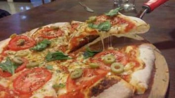 Lazzerini Pizzas Y Pastas food