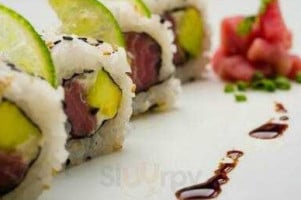 Sushi Tren food