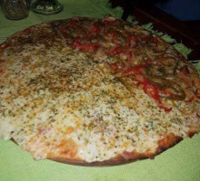 Pizzeria Via Veinte food