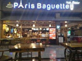 París Baguette food
