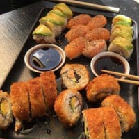 Isu Sushi food
