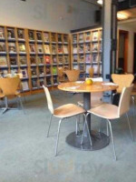 La Cafeteria Del Centro Cultural De Espana À l'intérieur