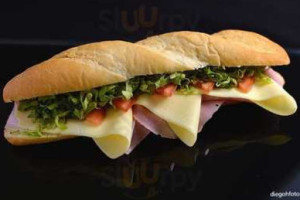 Sandwicheria Lugui food