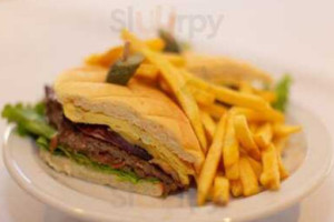 Aura Restaurant & Snack - Neuquen Tower Hotel food