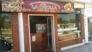 La Criolla outside