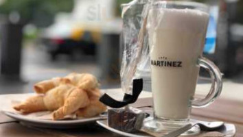 Café Martinez food
