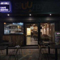 Antúnez Café Bistró inside