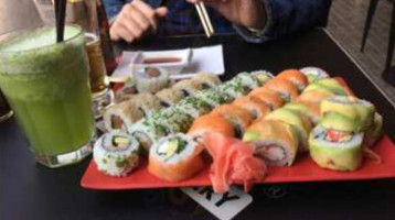 Niu Sushi food