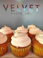 Velvet Pasteleria food