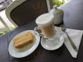 Café Mokita food