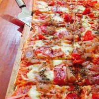 Taberna De La Pizza X Metro food