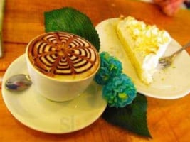 Mirta Café-emporio food
