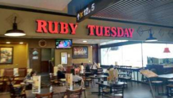 Ruby Tuesday inside