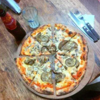 Bassano Pizzeria A La Leña food
