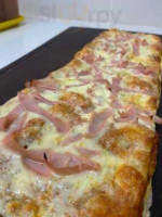 Los Duendes Pizzeria Y Chiviteria food