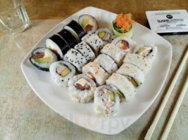 Sushi Express Dorrego food
