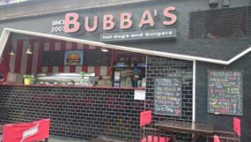 Bubba"s Hot Dog"s outside