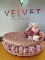 Velvet Pasteleria food