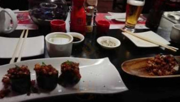Noventainueve Sushi Lounge food
