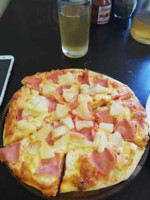 D'nnos Pizza food